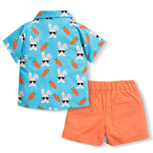 Cargar imagen en el visor de la galería, Camisa celeste de conejos con moño y short naranja
