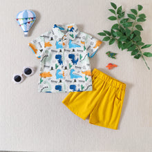 Carregar imagem no visualizador da galeria, Camisa con estampas de dino y short amarillo
