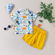 Carregar imagem no visualizador da galeria, Camisa con estampas de dino y short amarillo
