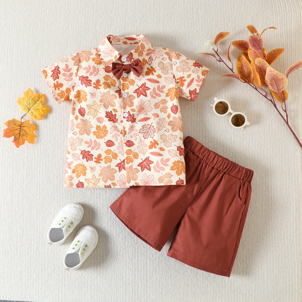 Camisa crema de hojas y short terracota con moño