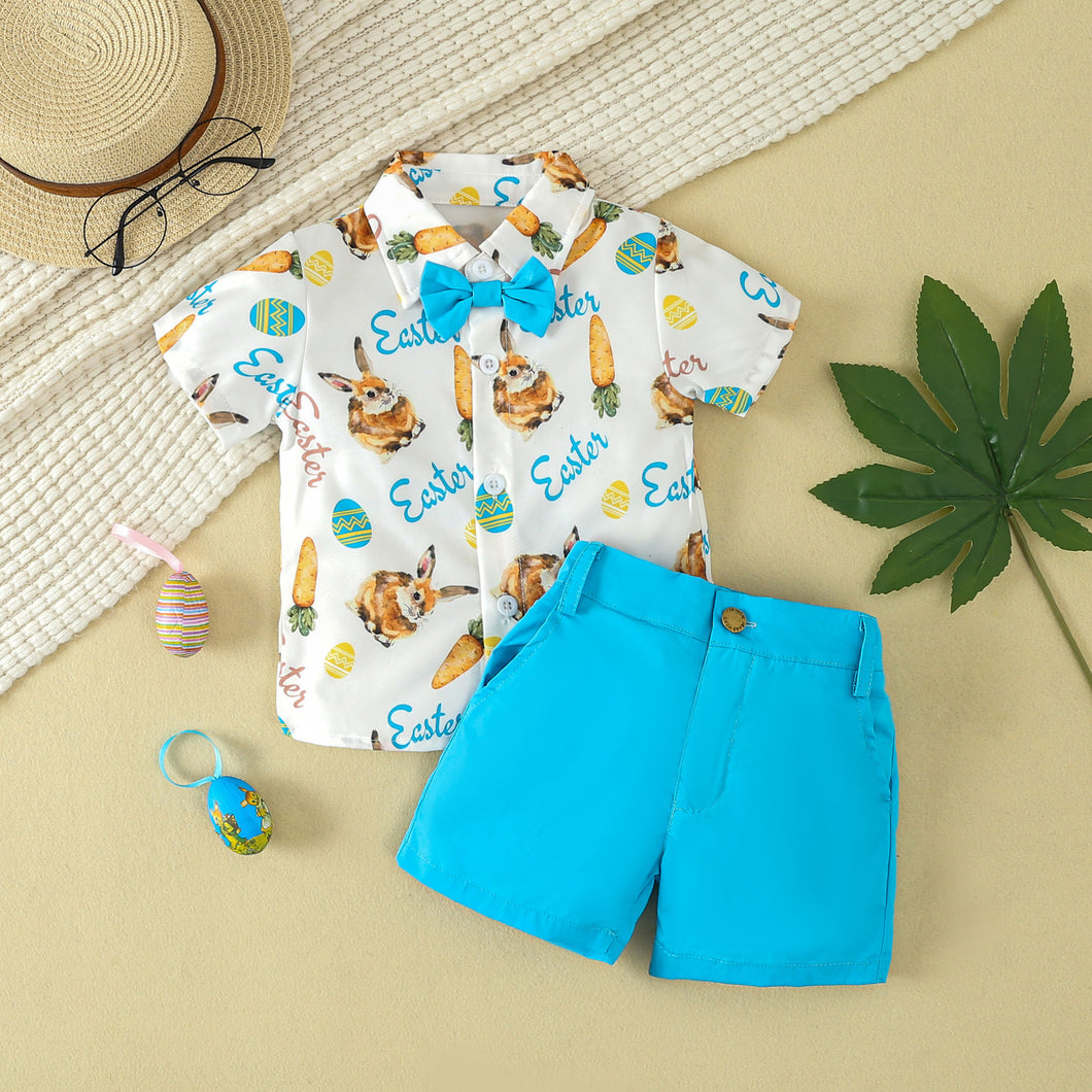 Camisa blanca con estampas de conejos y short celeste con moño