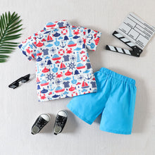 Carregar imagem no visualizador da galeria, Camisa blanca con estampas de barcos y short celeste
