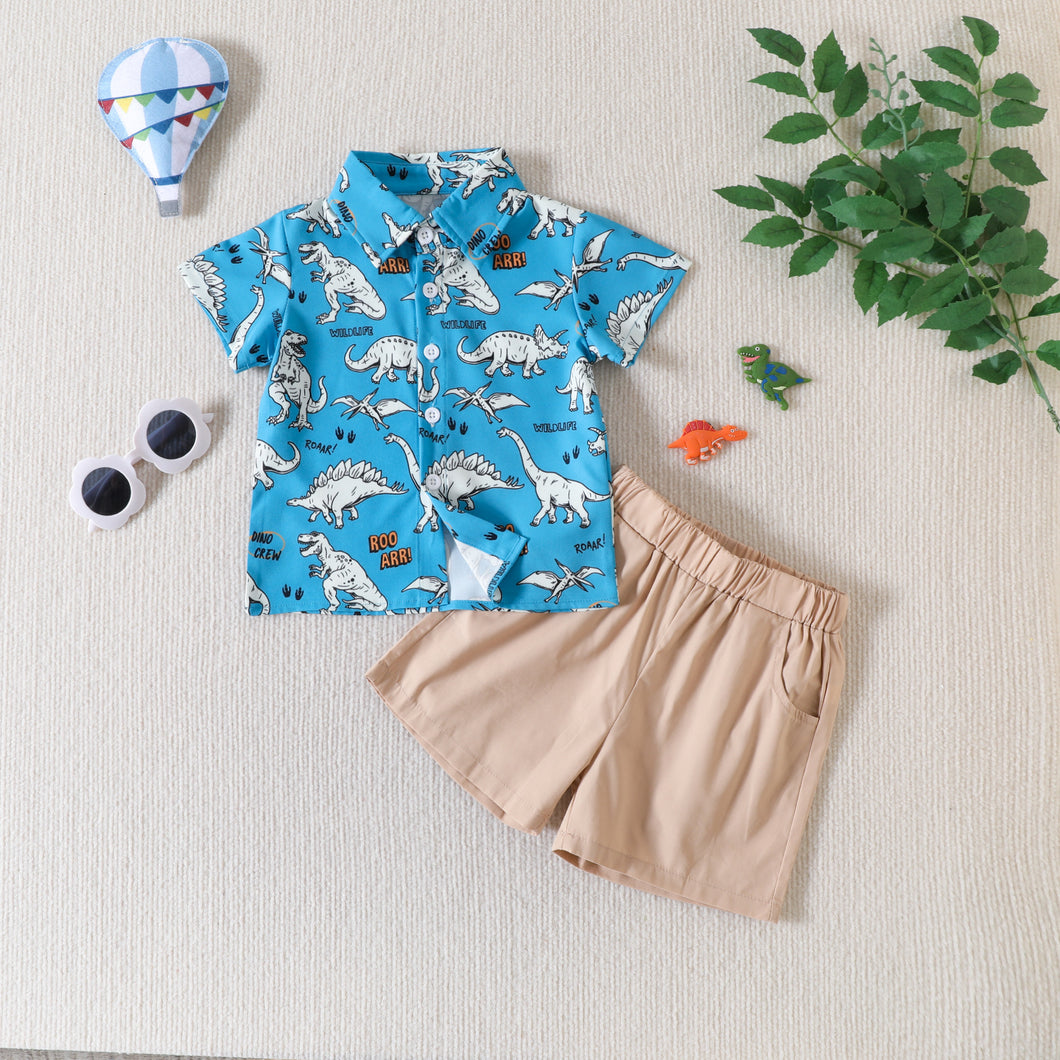 Camisa celeste de dino y short beige