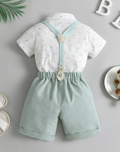 Carregar imagem no visualizador da galeria, Camisa blanco con estampas, short, tirante y moño verde agua

