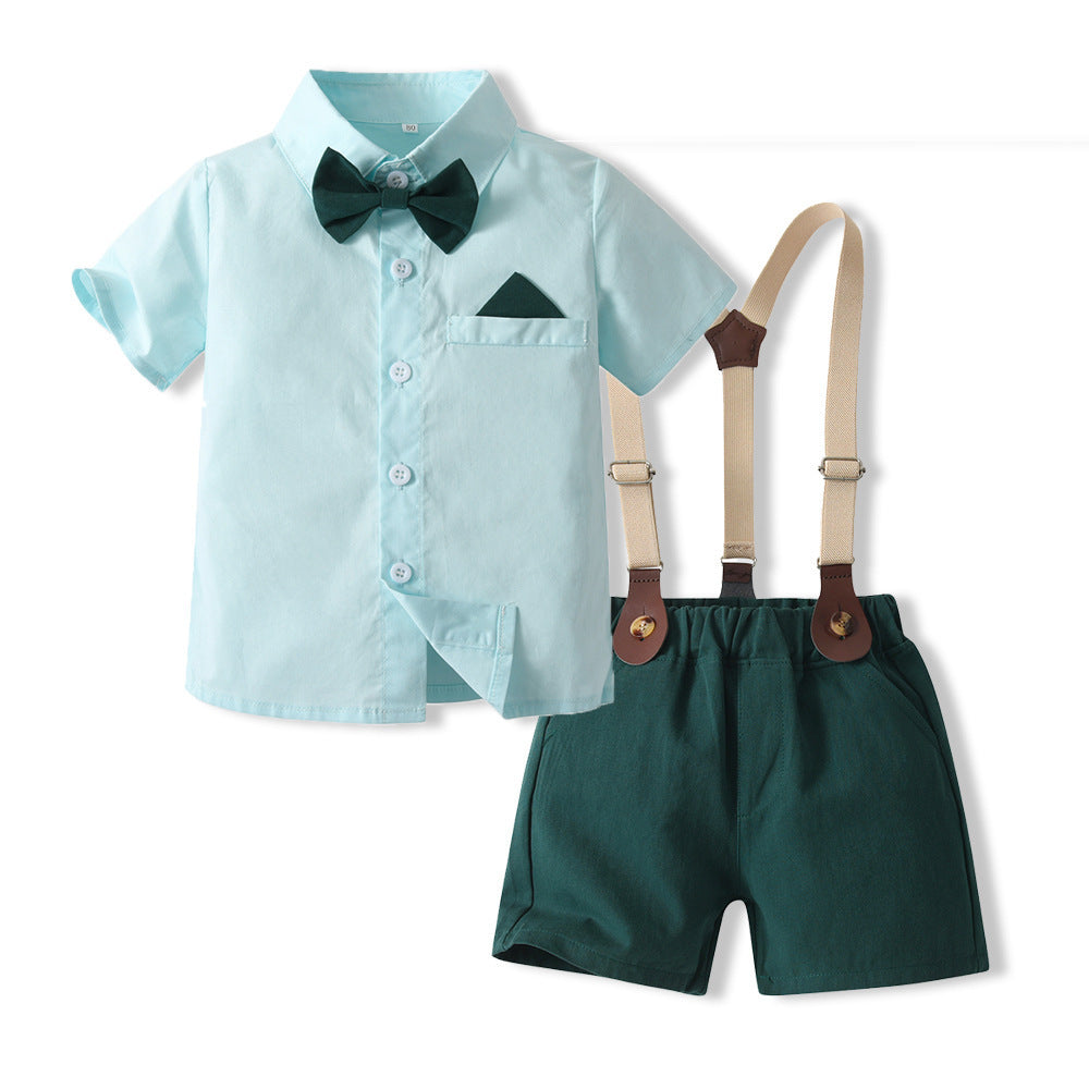 Camisa celeste, short y moño verde con tirante beige