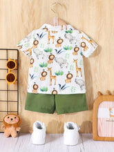Carregar imagem no visualizador da galeria, Camisa blanco con estampa de Safari y short verde
