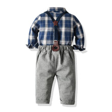 Carregar imagem no visualizador da galeria, Camisa azul cuadrille, pantalón gris con tirantes y moño
