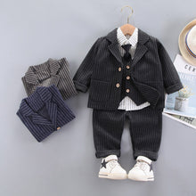 Cargar imagen en el visor de la galería, Camisa mangas largas con corbata, chaleco y saco de traje con pantalón a rayas
