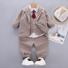 Cargar imagen en el visor de la galería, Camisa a rayas con corbata, saco con chaleco y pantalón
