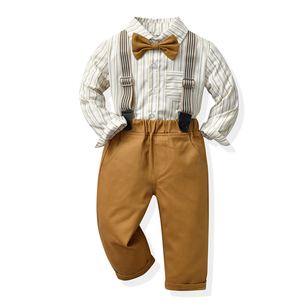 Camisa blanca a rayas con moño y pantalón caqui con tirante