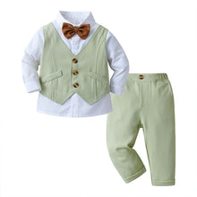Carregar imagem no visualizador da galeria, Camisa blanca con moño marrón, chaleco falso y pantalón verde
