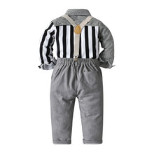 Carregar imagem no visualizador da galeria, Camisa a rayas blanco con negro, moño y pantalón gris con tirante
