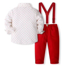 Carregar imagem no visualizador da galeria, Camisa blanca con estampas, moño y pantalón con tirante rojo
