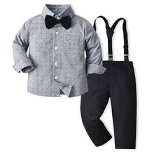 Carregar imagem no visualizador da galeria, Camisa con estampas, moño y pantalón negro con tirante
