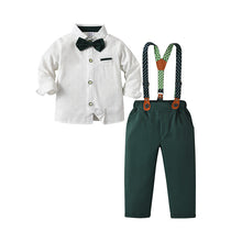 Carregar imagem no visualizador da galeria, Camisa blanca con estampas, moño y pantalón verde oscuro con tirante
