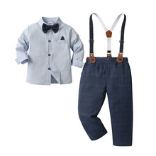 Carregar imagem no visualizador da galeria, Camisa celeste con moño y pantalón azul marino cuadrille con tirante
