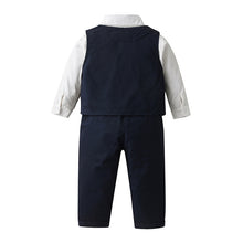 Carregar imagem no visualizador da galeria, Camisa blanca con moño, chaleco y pantalón azul marino
