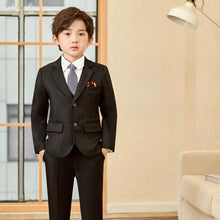 Carregar imagem no visualizador da galeria, Camisa blanca con corbata, blazer, chaleco y pantalón negro
