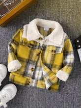 Cargar imagen en el visor de la galería, Abrigo tipo campera listrado con cuello y manga peludo
