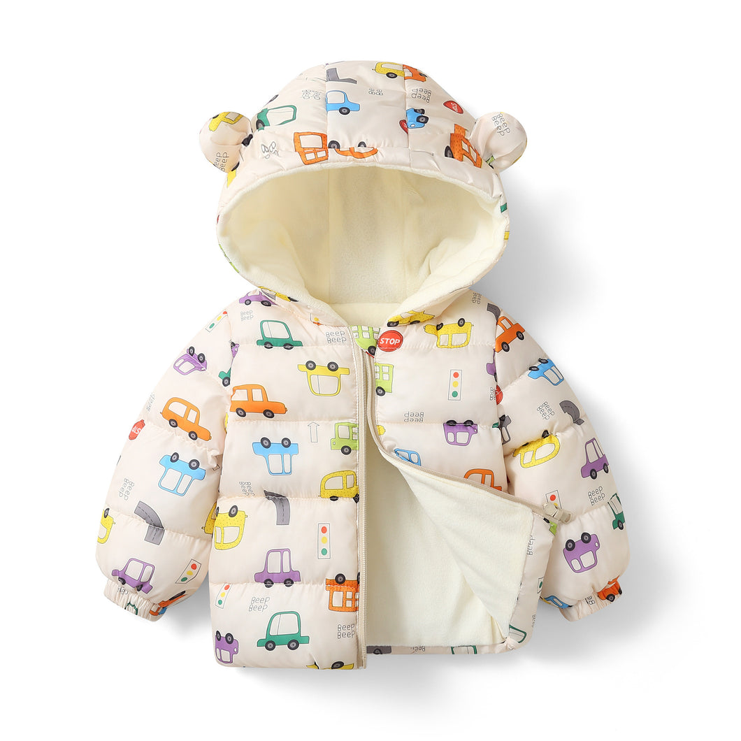 Campera de pluma con estampas de autos y capucha con orejas