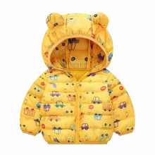 Carregar imagem no visualizador da galeria, Campera de pluma con estampas de autos y capucha con orejas
