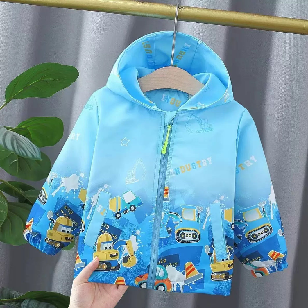 Campera rompeviento con capucha celeste y estampas de excavadoras