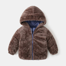 Cargar imagen en el visor de la galería, Campera de pluma doble faz peludo marrón con capucha
