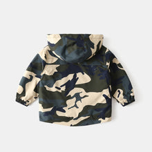 Cargar imagen en el visor de la galería, Campera rompeviento camuflado con capucha
