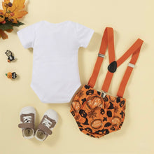 Cargar imagen en el visor de la galería, Body blanco con cubre pañal de halloween y tirante naranja
