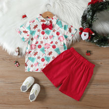 Carregar imagem no visualizador da galeria, Camisa blanca con estampas navideñas y short con moño rojo
