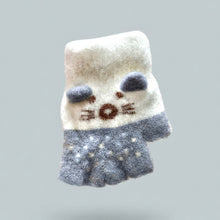 Cargar imagen en el visor de la galería, Guante sin dedos peludo de animal con protector
