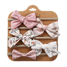 Carregar imagem no visualizador da galeria, Pack de 5 vinchas con moños y flores
