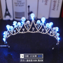 Cargar imagen en el visor de la galería, Vincha corona con luces
