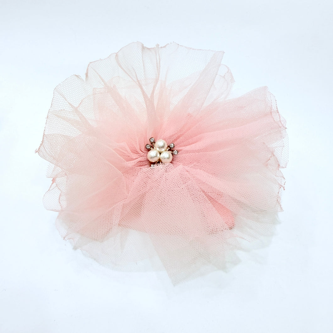 Vincha con tul y perlas