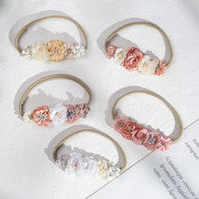 Carregar imagem no visualizador da galeria, Vincha de flores
