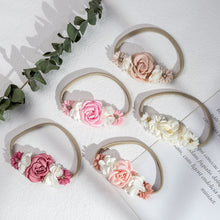 Cargar imagen en el visor de la galería, Vincha de flores
