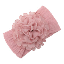 Carregar imagem no visualizador da galeria, Vincha ancha con flor de tul
