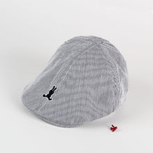 Cargar imagen en el visor de la galería, Boina con rayas y bordado de conejo
