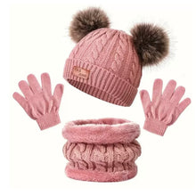 Carregar imagem no visualizador da galeria, Gorra de hilo con orejas de pompón, guantes y bufanda
