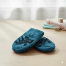 Cargar imagen en el visor de la galería, Guantes manoplas de hilo con detalles
