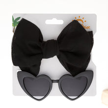 Carregar imagem no visualizador da galeria, Gafas de corazones y vincha con moño
