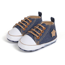 Cargar imagen en el visor de la galería, Champion para bebé con cordón tipo all star
