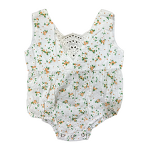 Cargar imagen en el visor de la galería, Body blanco con estampa de flores en naranja y moño grande
