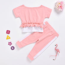 Carregar imagem no visualizador da galeria, Remera con volados y pantalón rosa
