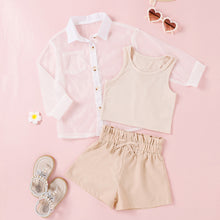 Carregar imagem no visualizador da galeria, Blusa Crop Top con short y camisa transparente
