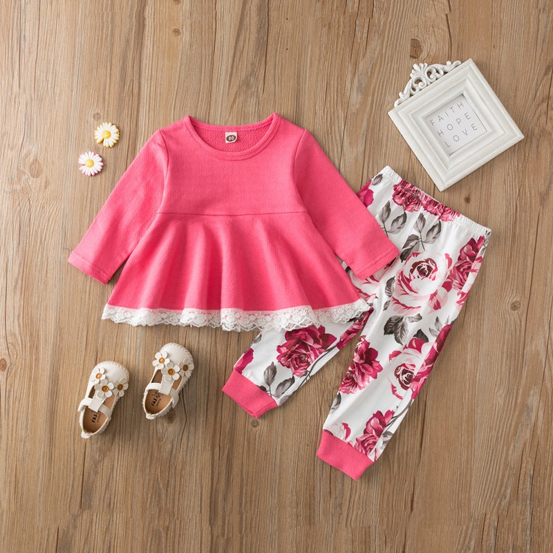 Remera mangas largas rosa pink con pantalón floreado