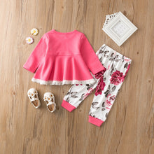Cargar imagen en el visor de la galería, Remera mangas largas rosa pink con pantalón floreado
