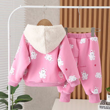 Cargar imagen en el visor de la galería, Buzo con capucha estilo polar y pantalón rosa de conejo
