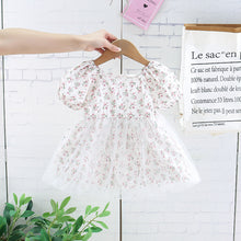 Cargar imagen en el visor de la galería, Vestido blanco, estampado de flores y falso tutu
