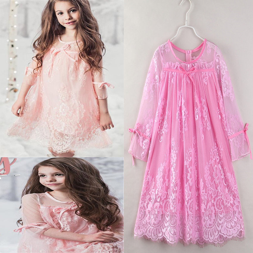 Vestido rosa de encajes con mangas medias